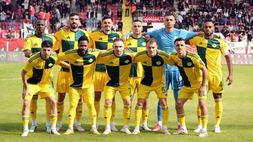 Batman'da muhteşem geri dönüş! Petrolspor geriye düştüğü maçta kazanmayı bildi