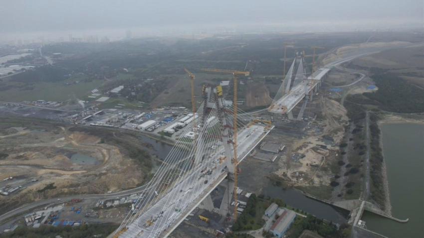 Sazlıdere Köprüsü'ndeki çalışmalar havadan görüntülendi: 8 şeritli olarak hizmet verecek