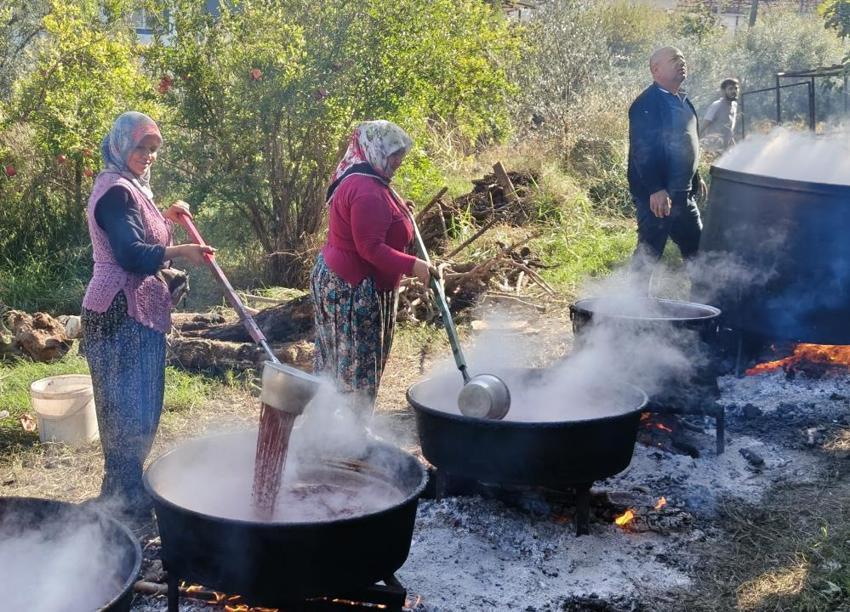 Dev kazanlarda 12 saat boyunca kaynatılıyor! Satılamayan ürün kazanca dönüştü, kilosu 600 TL’ye satılıyor