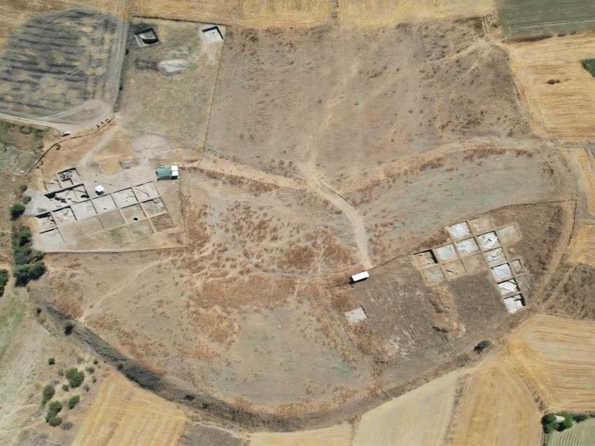Kütahya’daki kazıda dikkat çeken buluntu: 4 bin yıllık pati izi