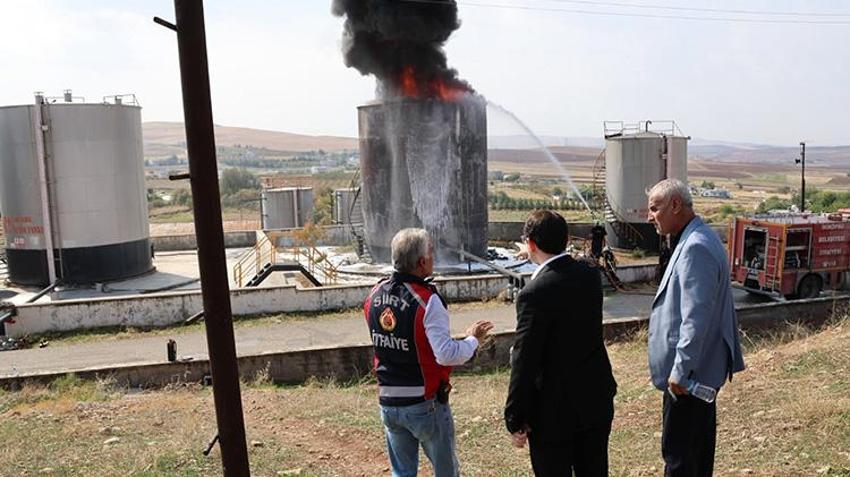 Siirt’teki petrol kampında çıkan yangın söndürüldü! Soğutma çalışmaları sürüyor