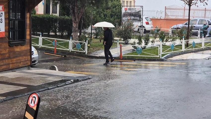 BUGÜN OKULLAR TATİL Mİ? 27 Ekim 2026 Salı İstanbul, Kocaeli, Antalya ve diğer illerde okul var mı? Valiliklerden son dakika açıklamaları