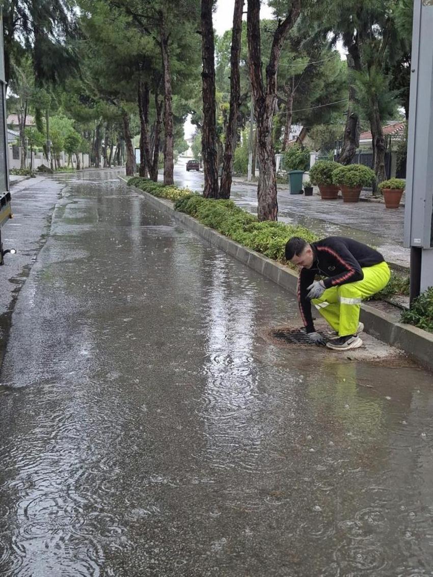İzmir’de taşkın riskine karşı büyük hazırlık: Ekipler kritik noktalara konuşlandı