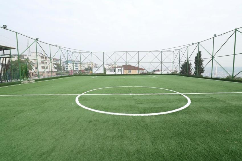 Diliskelesi’nde iki noktada dönüşüm: Park ve halı saha modernleşiyor