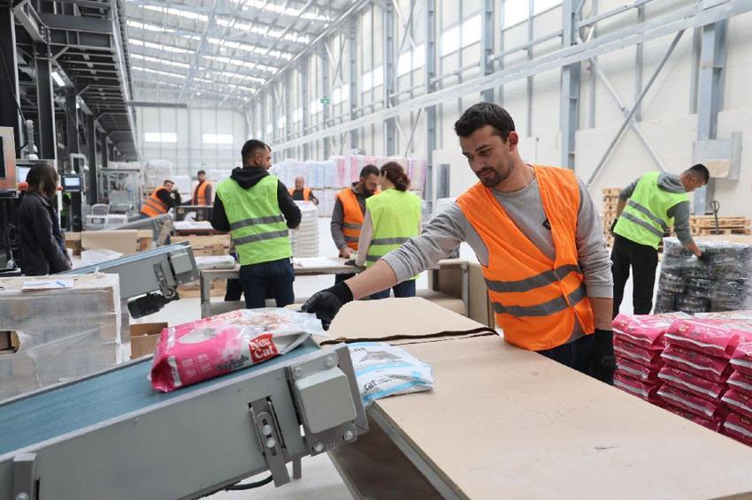 Bentonit madenini işleyerek kedi kumu üreten firma Türkiye'ye 50 milyon dolar döviz kazandırıyor