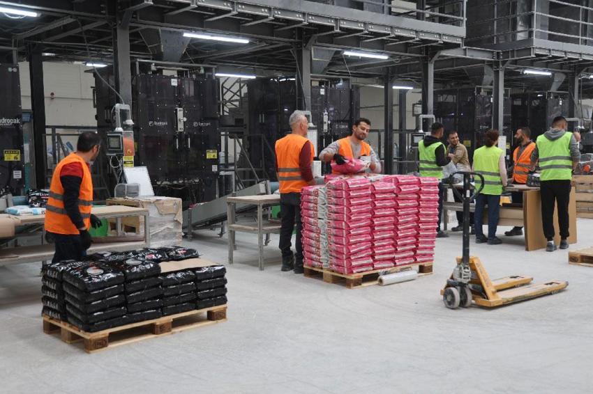 Bentonit madenini işleyerek kedi kumu üreten firma Türkiye'ye 50 milyon dolar döviz kazandırıyor