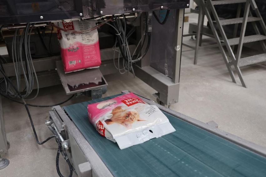 Bentonit madenini işleyerek kedi kumu üreten firma Türkiye'ye 50 milyon dolar döviz kazandırıyor
