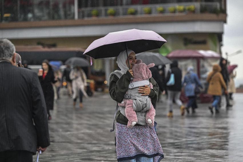 Sağanak yağışlar 33 şehirde etkili olacak! Meteoroloji son hava durumu raporuyla uyardı