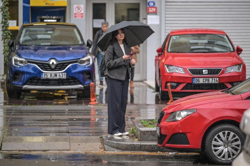 Sağanak yağışlar 33 şehirde etkili olacak! Meteoroloji son hava durumu raporuyla uyardı