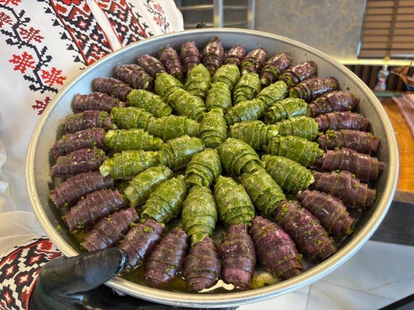 Baklavaya Fransız dokunuşu: Antepli usta Ömer Kozan baklavaya yeni boyut kazandırdı! Kilosu 2 bin TL!