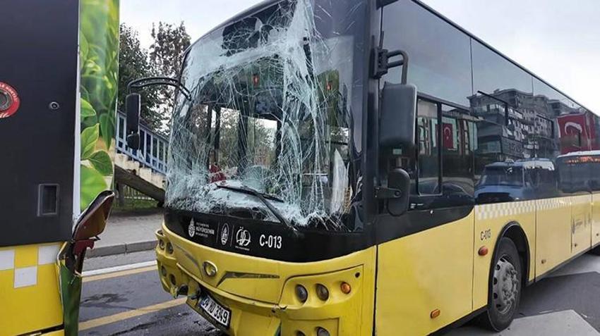 Üsküdar'da 2 İETT otobüsü çarpıştı! Kazada 4 yolcu yaralandı