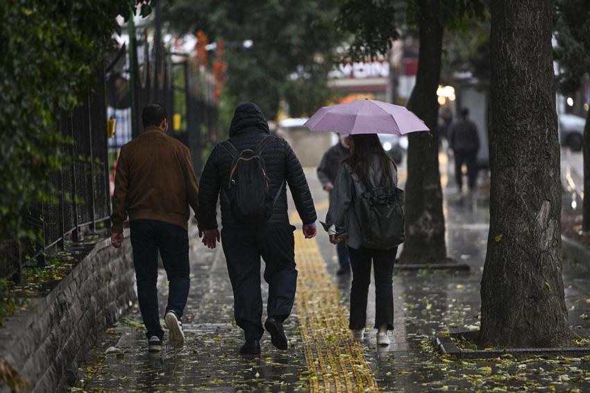 Sağanak yağışlar kuvvetli geliyor! Meteoroloji ve AFAD tarih vererek İstanbul ve birçok ili uyardı: Şiddetli yağışlara dikkat