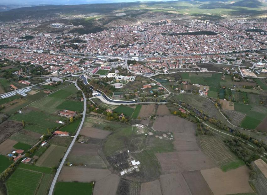 Kalp şeklindeki Tavşanlı Höyük'te 4 bin yıllık keşif: Yıkılan binanın molozları arasından çıktı: 'Binlerce yıl böyle korunmuş'