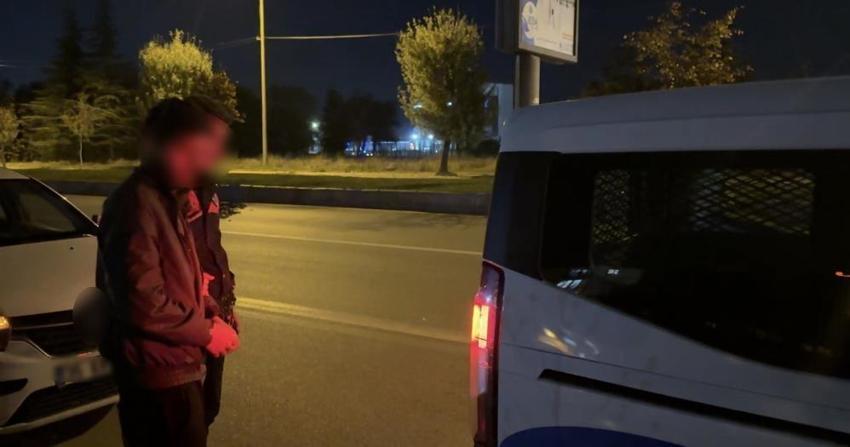 Çapraz ateşe alacaklar’ deyip kaçtı: Otomobilden uyuşturucu çıktı