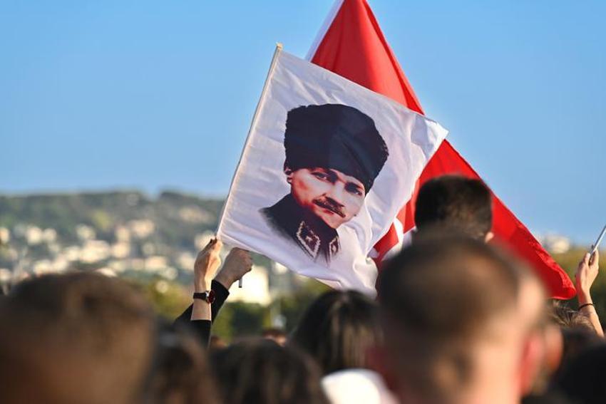29 EKİM CUMHURİYET BAYRAMI MESAJLARI En güzel ve anlamlı 29 Ekim Cumhuriyet Bayramı mesajları! EN GÜZEL VE ANLAMLI 29 EKİM CUMHURİYET BAYRAMI MESAJLARI! Resimli, kısa ve anlamlı Cumhuriyet Bayramı kutlama mesajları ile sözleri