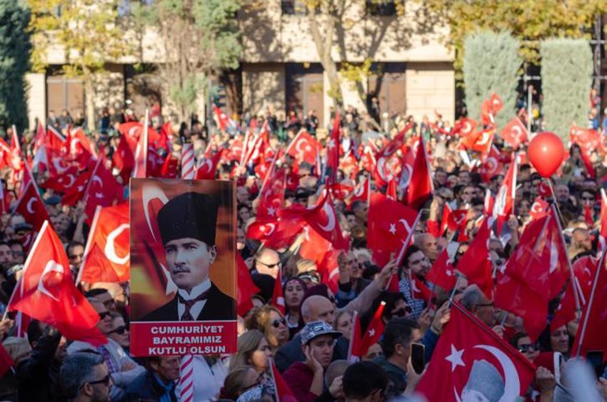 29 EKİM CUMHURİYET BAYRAMI MESAJLARI En güzel ve anlamlı 29 Ekim Cumhuriyet Bayramı mesajları! EN GÜZEL VE ANLAMLI 29 EKİM CUMHURİYET BAYRAMI MESAJLARI! Resimli, kısa ve anlamlı Cumhuriyet Bayramı kutlama mesajları ile sözleri