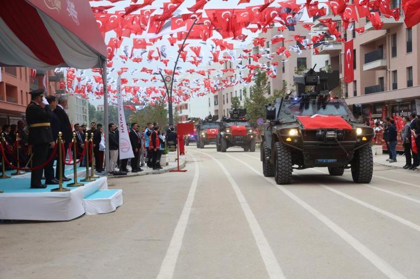Hatay'da Cumhuriyet coşkusu! Büyük yıkımın yaşandığı cadde yeniden hayat buldu