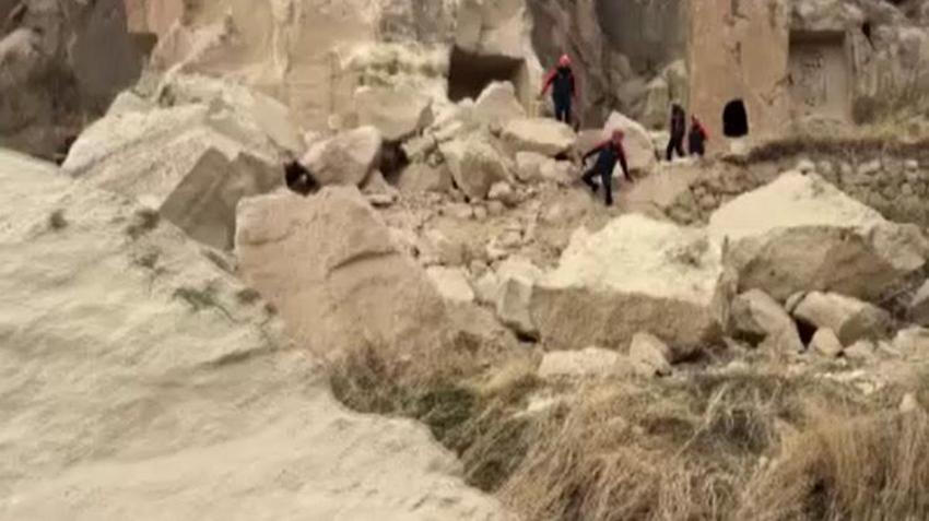 Kapadokya'da peribacası çöktü: Ölü ve yaralılar var