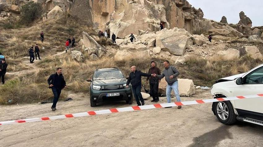 Kapadokya'da peribacası çöktü: Ölü ve yaralılar var