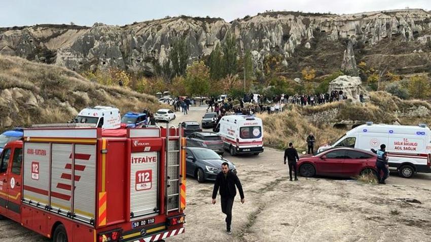 Kapadokya'da peribacası çöktü: Ölü ve yaralılar var