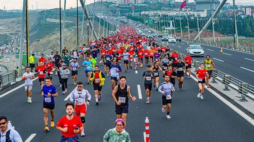 Osmangazi Köprüsü'nde bir ilk! 6 bin 500 kişi, Cumhuriyet için koştu