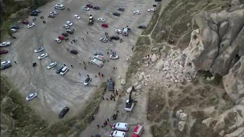 Kapadokya'da peribacasından kopan kayalar düştü; 2 ölü, 1 yaralı