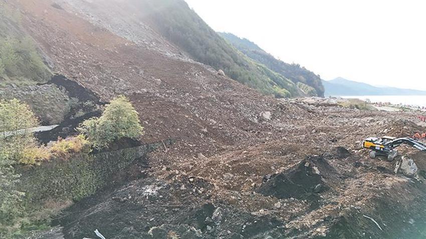 Arhavi'deki tehlike geçmedi: Arkada devasa bir kütle daha var! Sadece yağış değil, depremler de heyelanı tetikliyor!