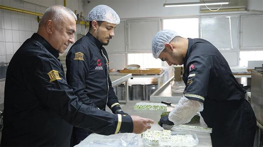 Gaziantep'in damak çatlatan lezzeti tescillendi! Fiyatı uygun, lezzeti olay: Bakır kazanlarda pişiyor
