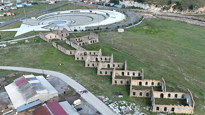 Sarıkamış’ta asırlık labirent! 113 Yıllık Baltık mimarisi can çekişiyor
