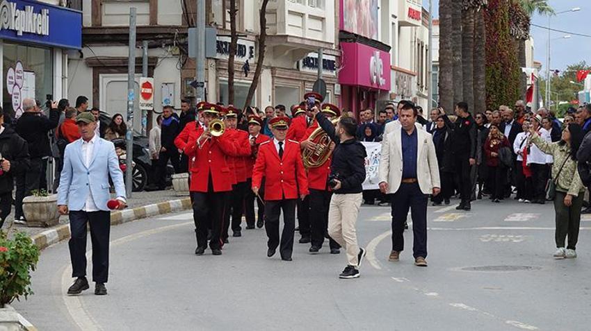 Ayvalık'ta 'sıvı altın' sezonu görkemli törenle başladı: 21. Uluslararası Ayvalık Zeytin Festivali başladı!