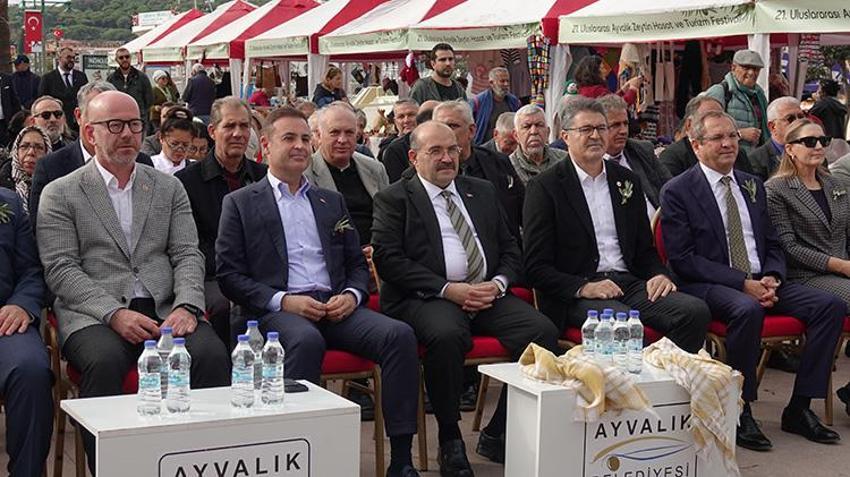 Ayvalık'ta 'sıvı altın' sezonu görkemli törenle başladı: 21. Uluslararası Ayvalık Zeytin Festivali başladı!