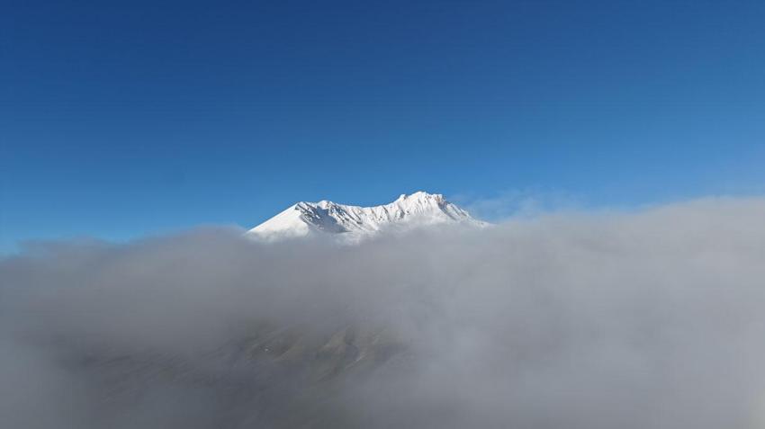 Erciyes Dağı'na kar yağdı, güzel görüntüler ortaya çıktı