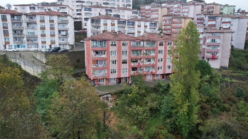 135 haneli sitede çökme korkusu: İki yıldır çözüm bekliyoruz