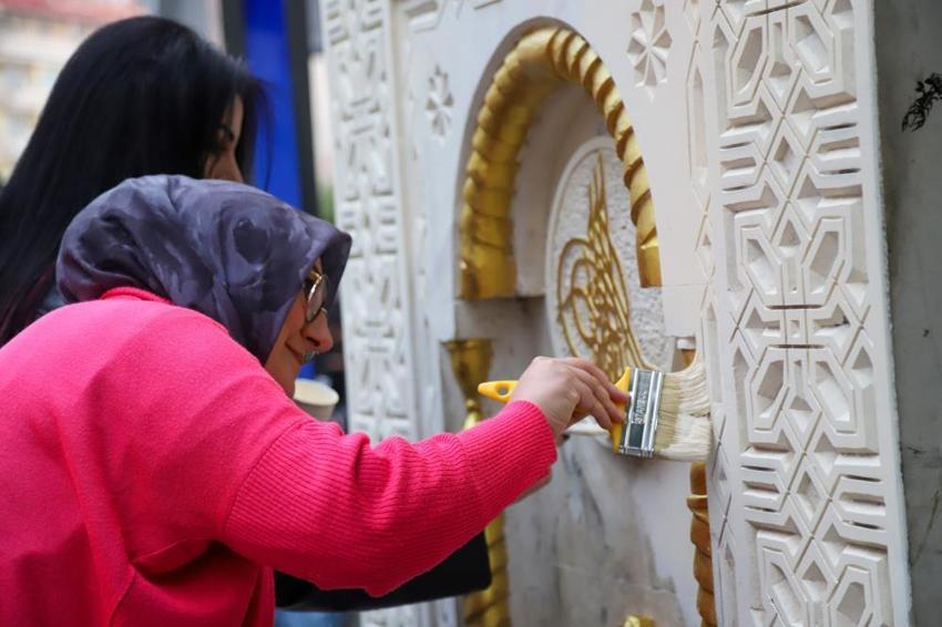 Gümüşhane'de yürekleri ısıtan iyilik hareketi: Silinen mezar taşlarını tek tek yeniledi!