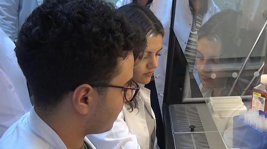 Babaannesinin acısından yola çıktı, ABD yolcusu oldu: Erzurumlu liselilerden dünya çapında buluş!