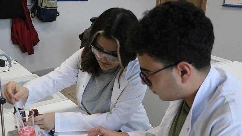 Babaannesinin acısından yola çıktı, ABD yolcusu oldu: Erzurumlu liselilerden dünya çapında buluş!