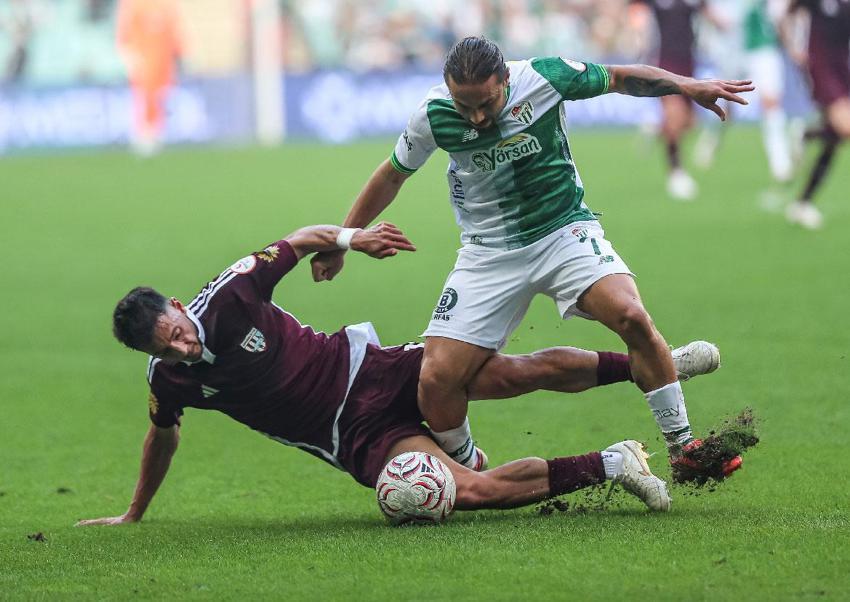 Bursaspor - Bandırmaspor maçında 3 puan 3 golle geldi