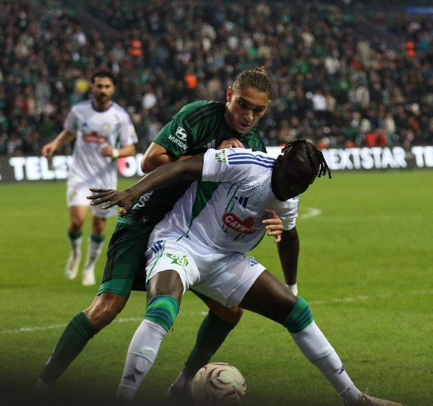 Kocaelispor- Çaykur Rizespor maçın büyük heyecan var gol yok