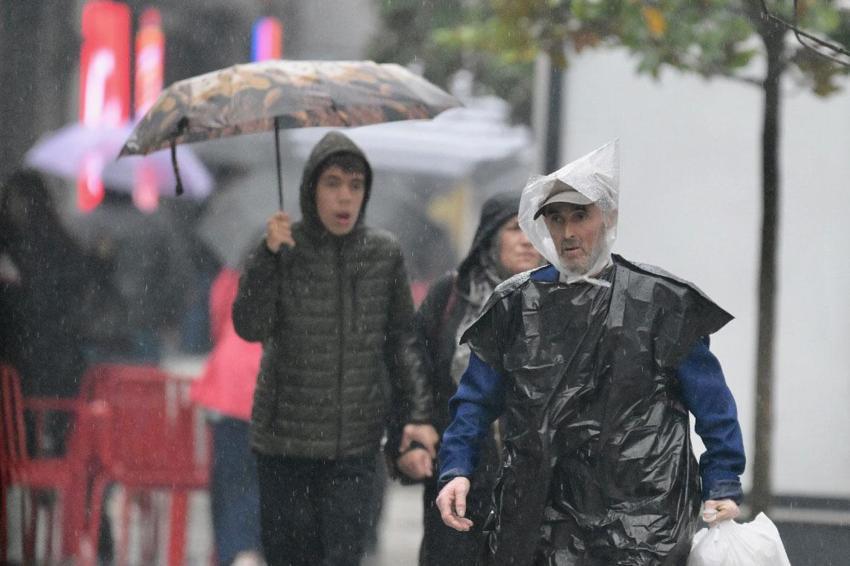 Sağanak yağışlar kuvvetli dönüyor! Meteoroloji ve AKOM tarih vererek 23 ili yaşanabilenecek olmusuzluklara karşı uyardı