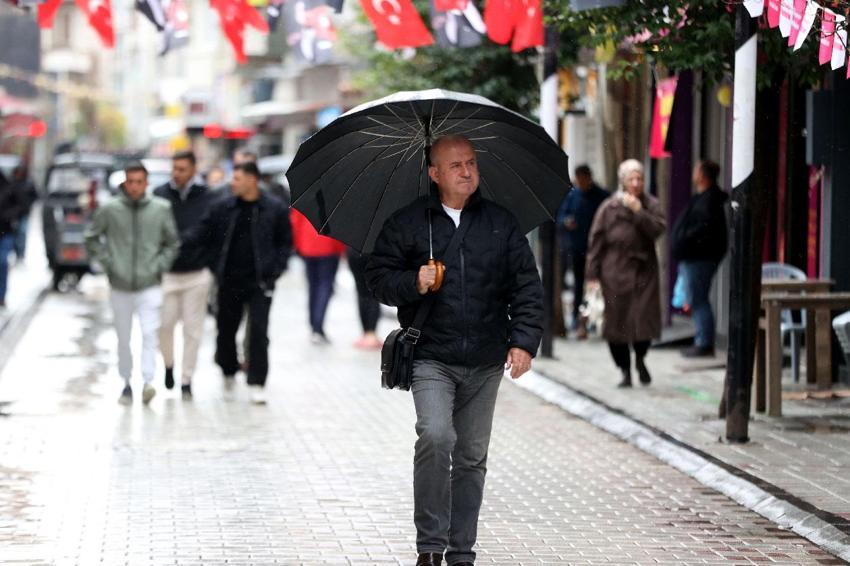 Sağanak yağışlar kuvvetli dönüyor! Meteoroloji ve AKOM tarih vererek 23 ili yaşanabilenecek olmusuzluklara karşı uyardı
